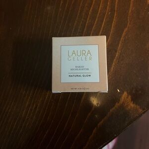 Laura Geller Baked Highlighter in Natural Glow